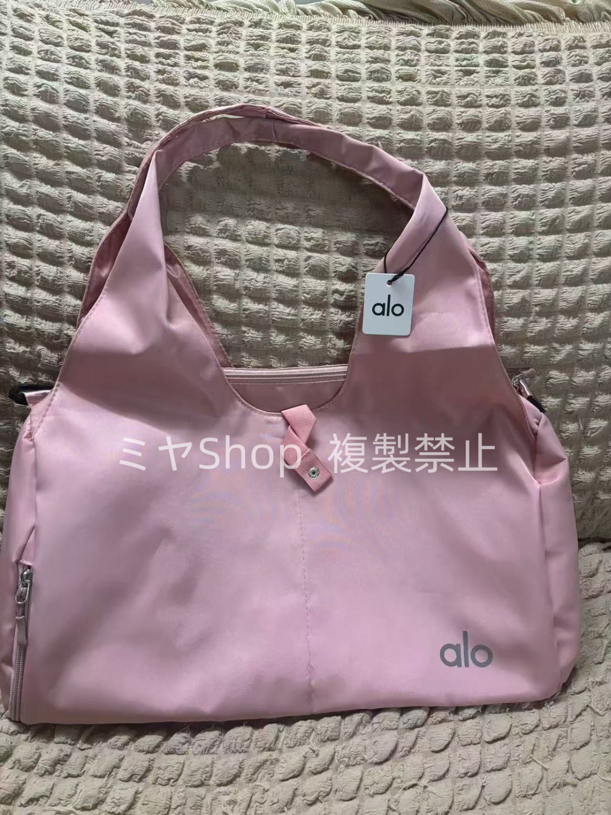 alo yoga アロヨガ　バッグ　スポーツクラブ　ジムバッグ　トートバッグ alo yoga アロヨガ バッグ スポーツクラブ ジムバッグ トート