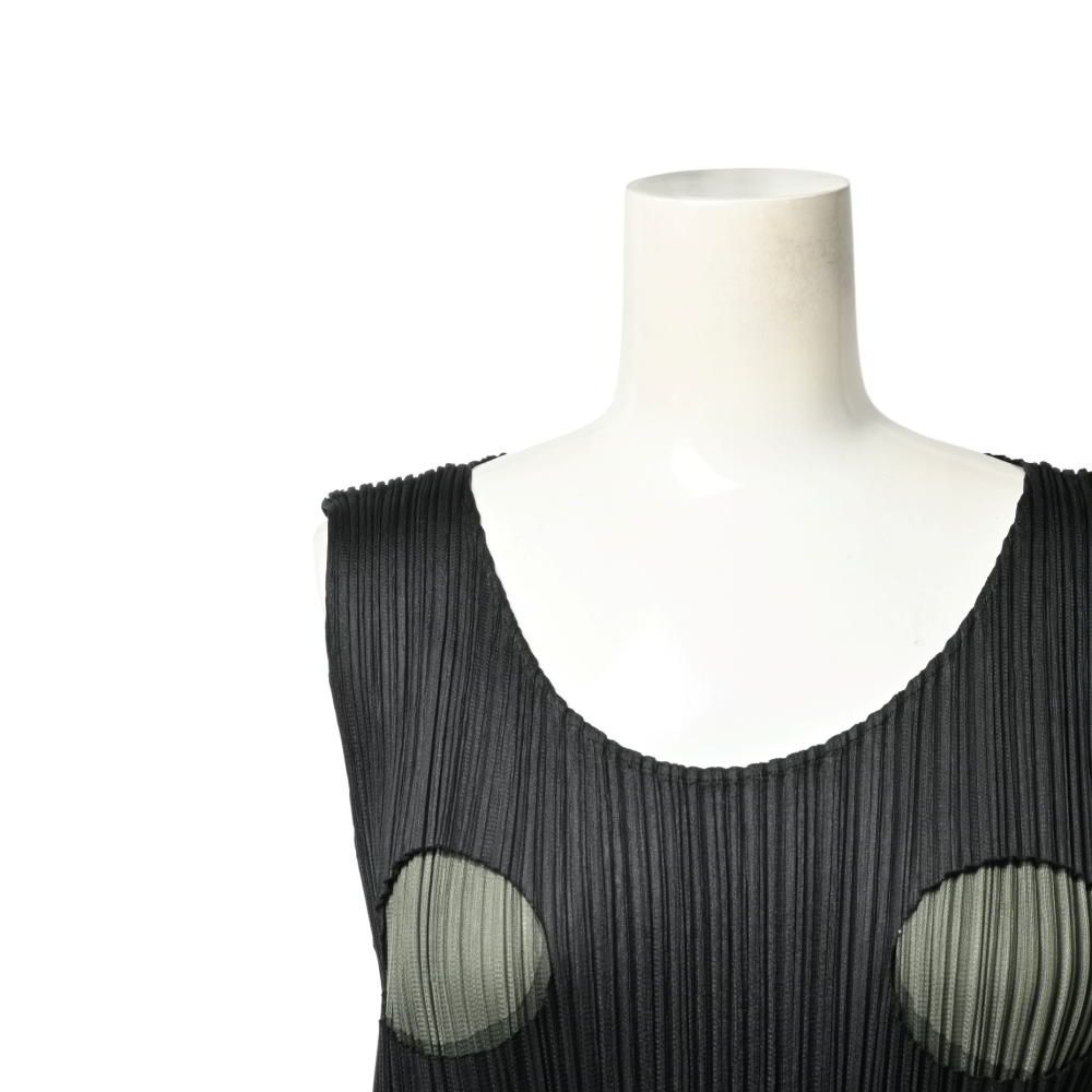 PLEATS PLEASE ドットカットアウト ノースリーブ ワンピース - メルカリ 