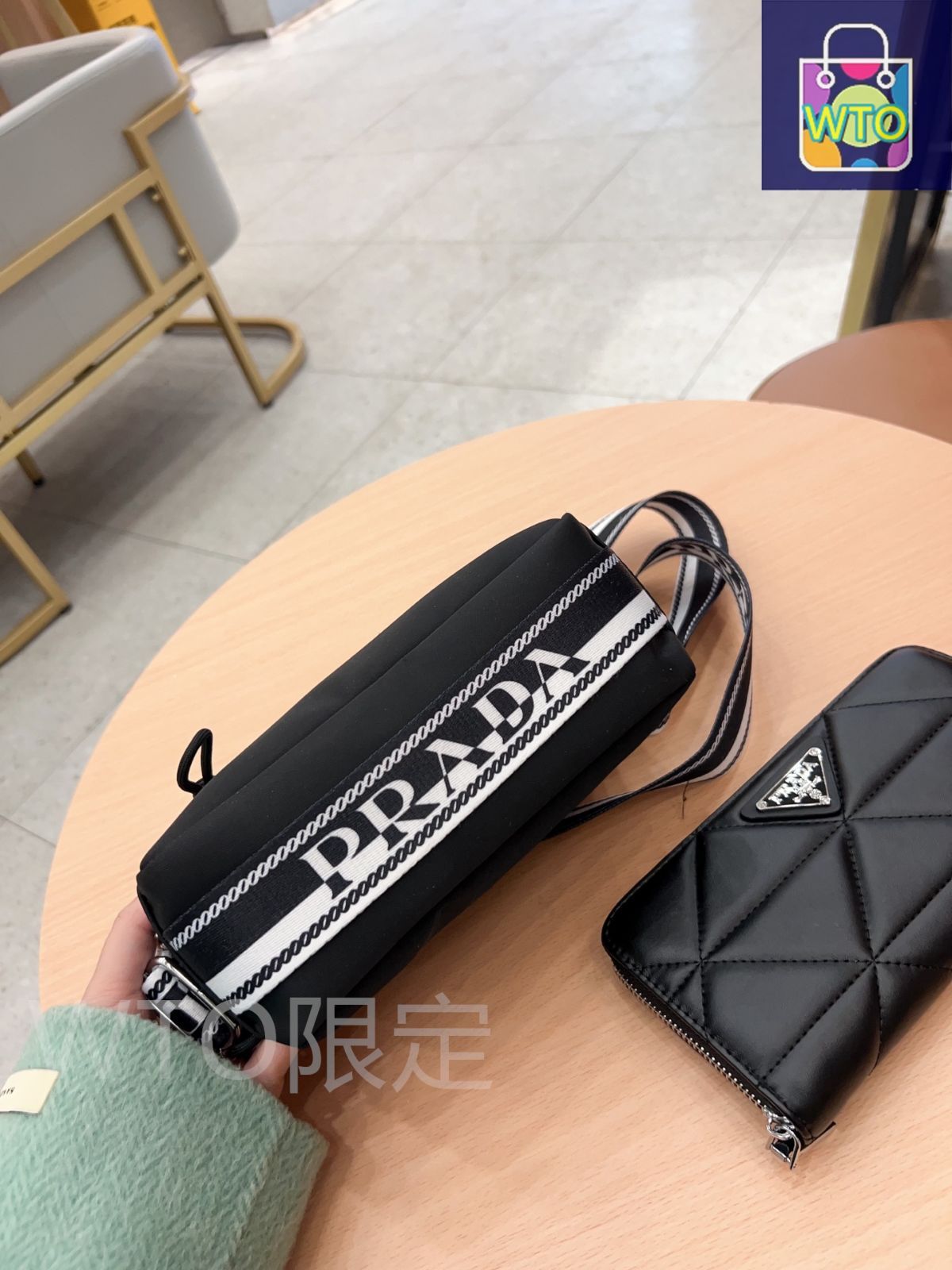 【PRADA】キャンバスジャガード カメラバッグ org.jpg