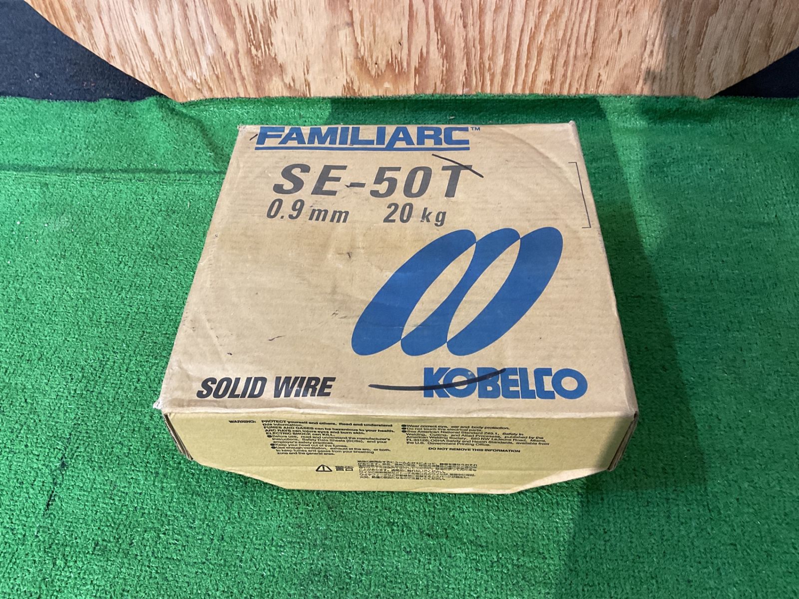 長期間保管品 ソリッドワイヤ SE-50T ソリッド溶接ワイヤー 現状品 箱に傷汚れ有