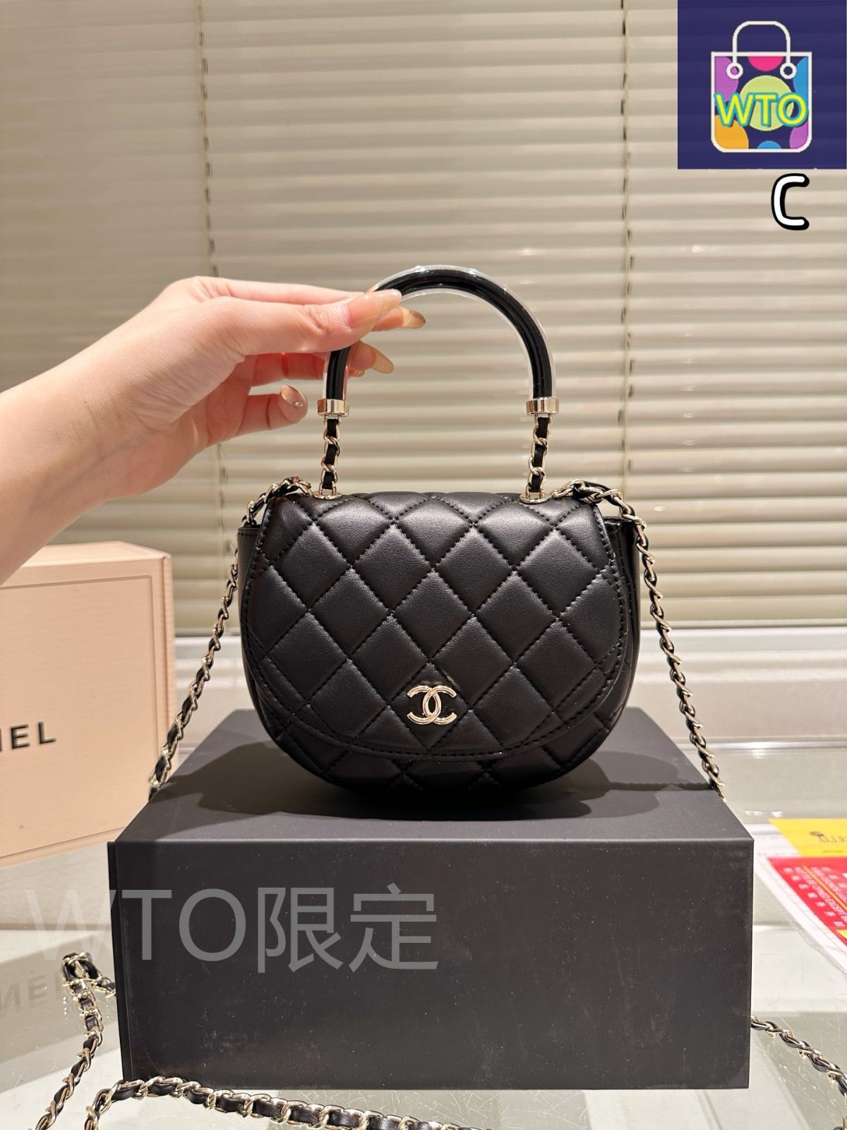 ≪25B★≫CHANEL チェーンハンドバッグ ハンドル 即完予感 CHANEL25 バッグ チェーン ハンドル 人気 ロゴ 黒