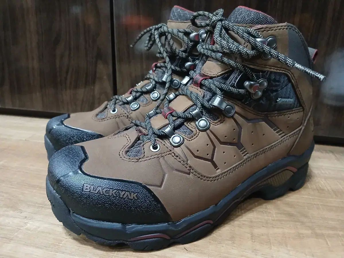 BLACK YAK ブラックヤク 登山靴 ゴアテックス ブラウン 250mm