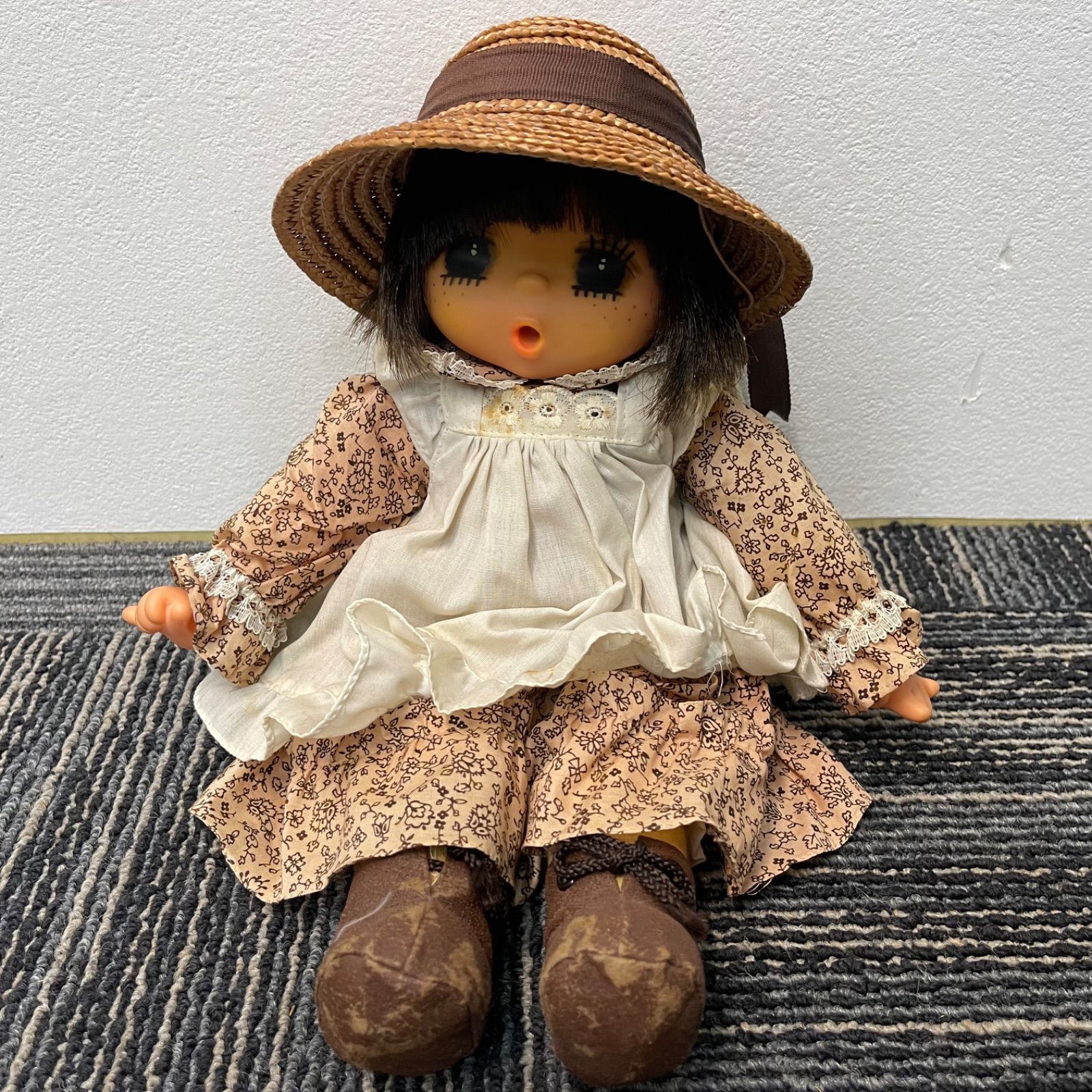 セキグチ　マドモアゼルジェジェ　昭和レトロ　麦わら帽子が出て来ました。画像追加。 Amazon.co.jp: 人形 セキグチ マドモアゼル ジェジェ 約47センチ