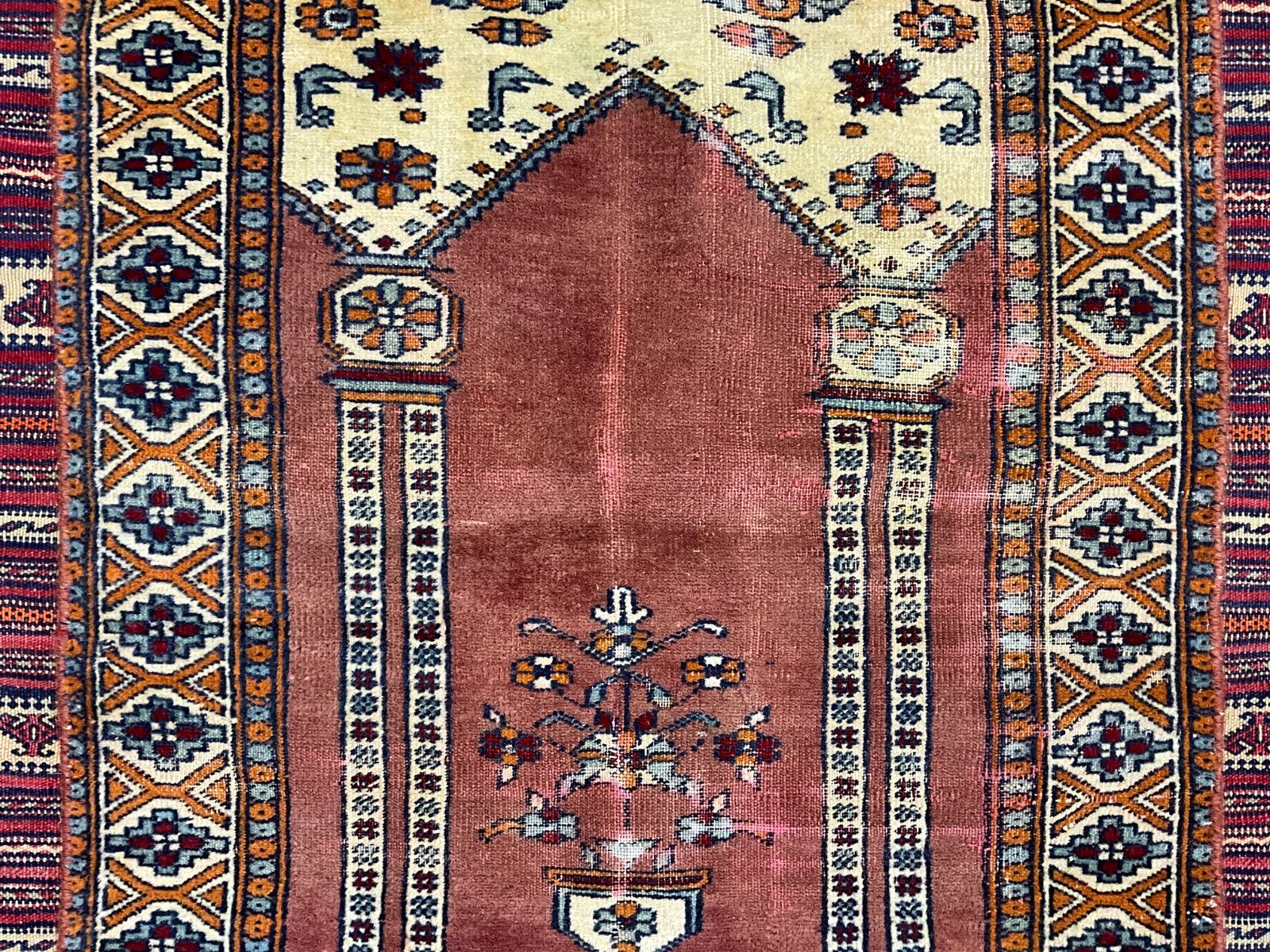 ヴィンテージラグ　パキスタン　トライバルラグ　手織り絨毯　レッド ヴィンテージラグ パキスタン トライバルラグ 手織り絨毯 レッド