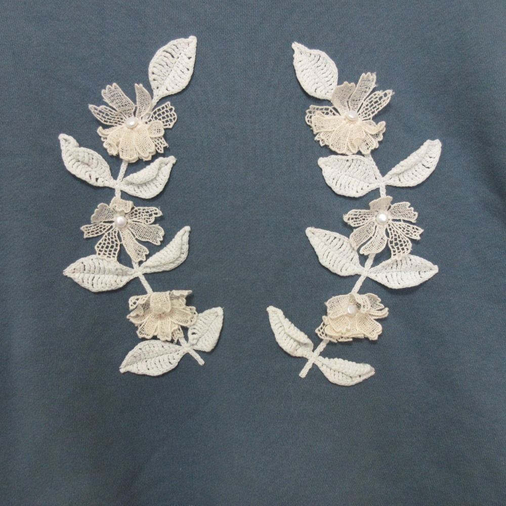 美品 24SS MUVEIL ミュベール カメオ刺繍 裏毛プルオーバー スウェットシャツ サイズ36 ブルー レディース 古着 中古 美品 24SS MUVEIL ミュベール カメオ刺繍 裏毛プルオーバー