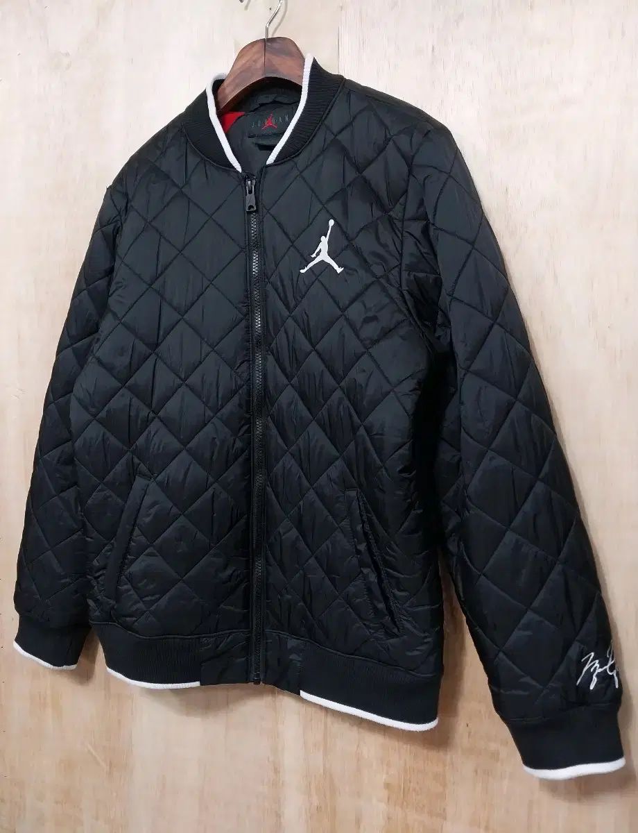 ジョーダン 黒 キルティング ブルゾン ジャケット