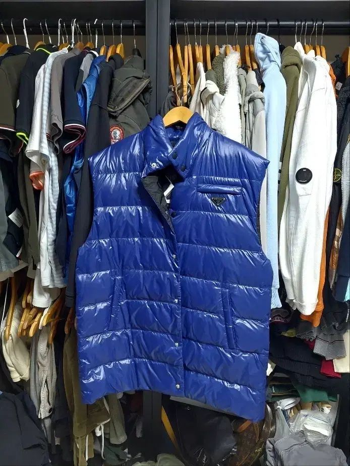 prada ダウンベスト ブルー PRADA プラダ ナイロンダウンベスト