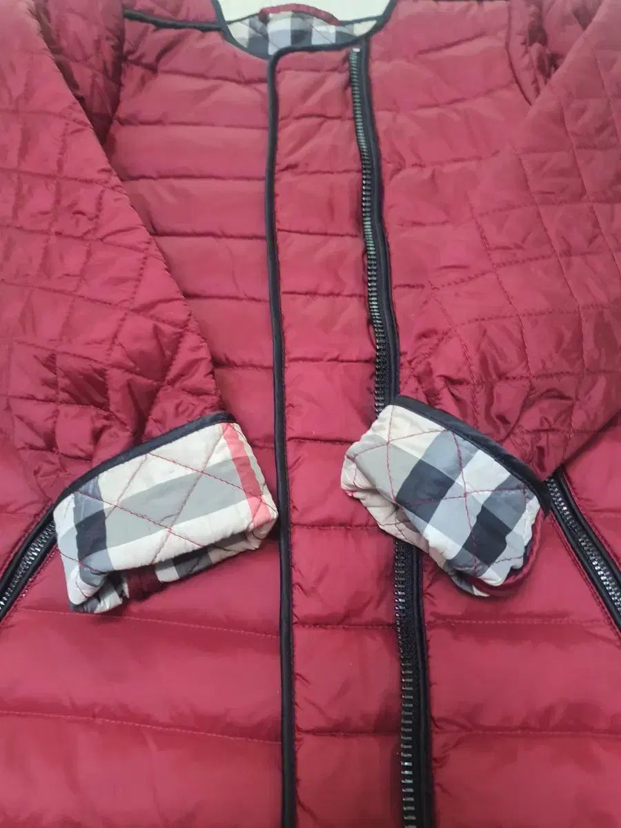 8Y 最も安い Burberry Kids(バーバリーキッズ) キルト 軽量 ダウン