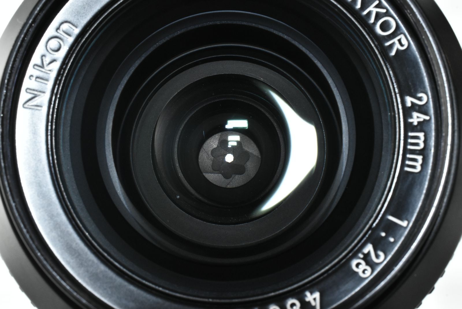 Nikon AF NIKKOR 24mm F2.8 フード付き♪ Nikon AF NIKKOR 24mm F2.8 フード付き Nikon AF NIKKOR 24mm F2.8