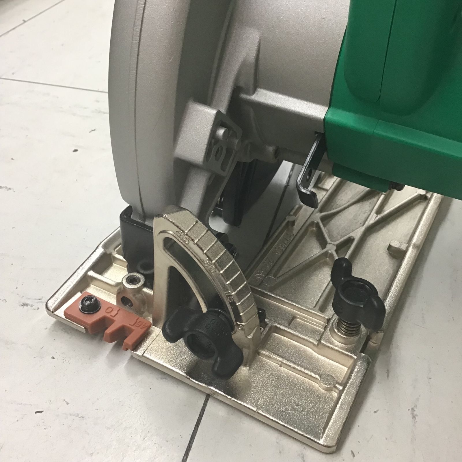 現状品】 マキタ/makita 165mm 電気マルノコ M562 【鴻巣店】 - メルカリ