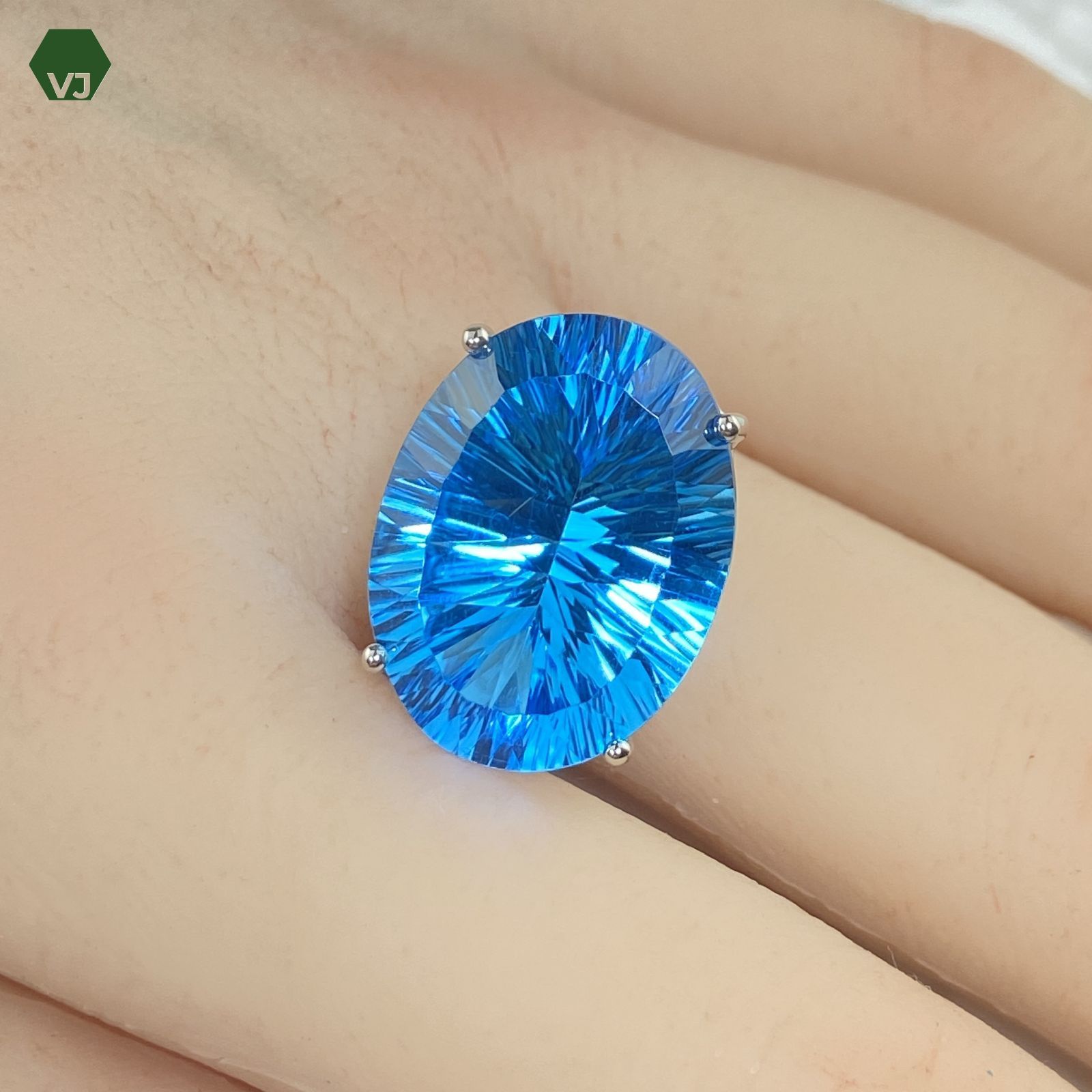 27-17】トパーズ ペンダントトップ 17ct【中古】【PT950】☆By vivid-J 