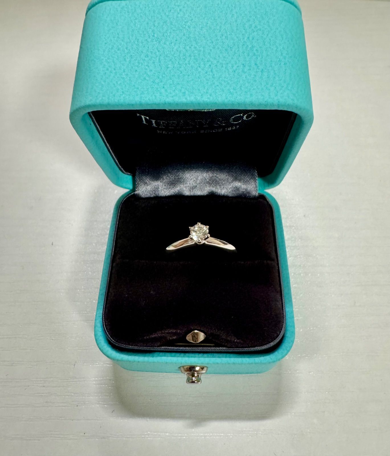 新品・未使用］ Tiffany ティファニー 婚約指輪 - メルカリ