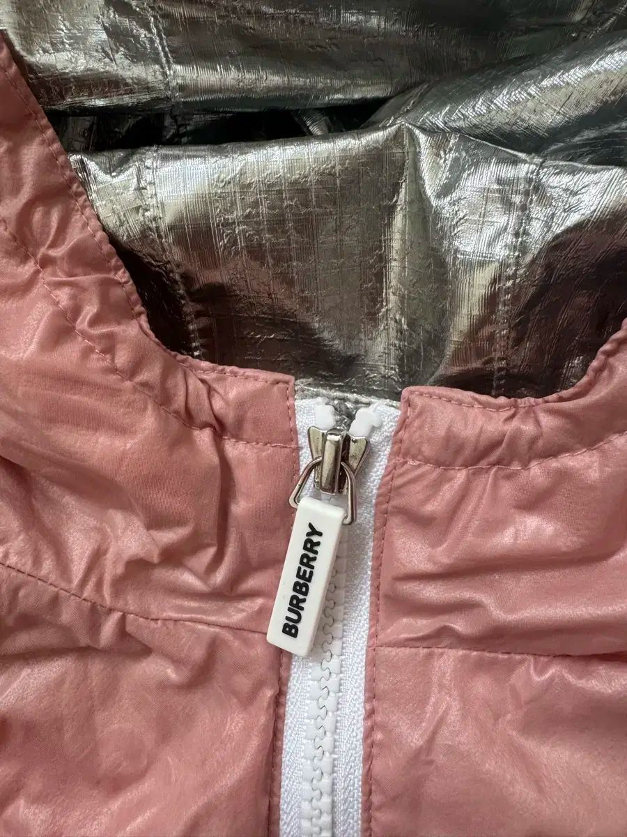 バーバリーキッズ ウィンドブレーカー 2 y