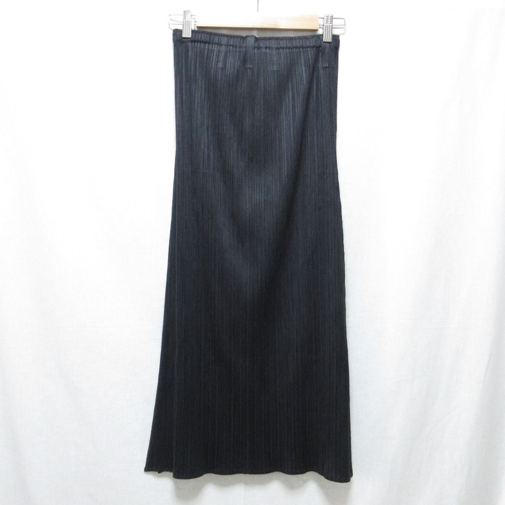 8月３日迄特別価格　美品　イッセイミヤケ　黒　プリーツプリーズ　ロングスカート PLEATS PLEASE ISSEY MIYAKE（ロングスカート）のフリマアイテム一覧