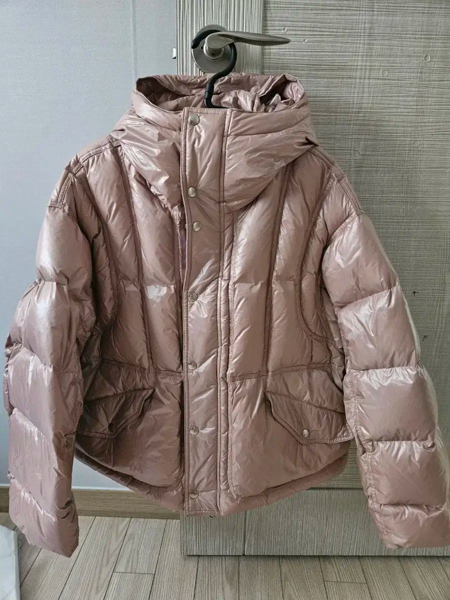 エイカ白 ダウン