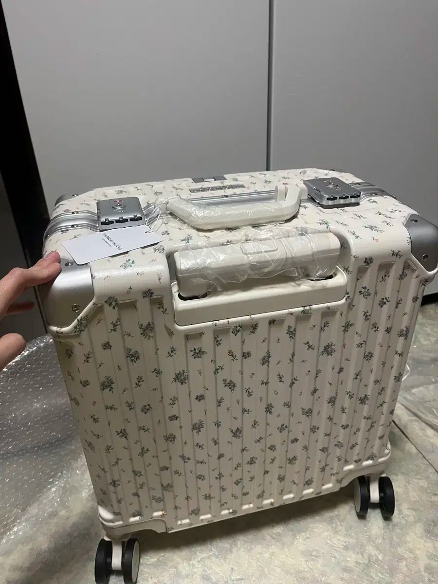 16インチ キャリアー