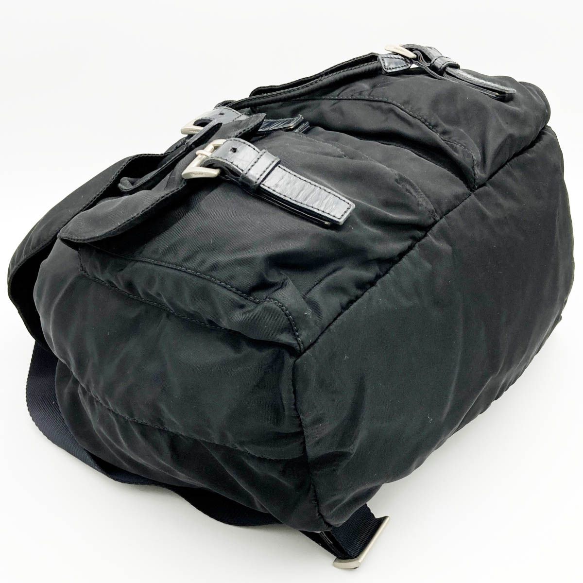 PRADA プラダ リュック デイパック バッグ トライアングルロゴ ブラック 黒 ナイロン レディース メンズ ファッション B2811F 中美品  USED