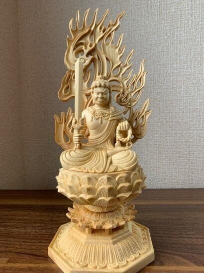 精密彫刻 不動明王 木彫 仏像 不動明王座像 檜木 高約28cm