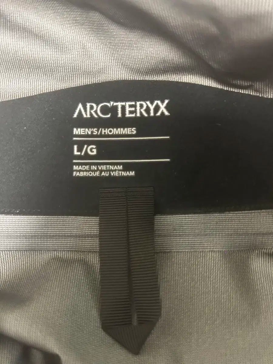 ARC TERYX アークテリクス ベータ LT ブラックサファイア L