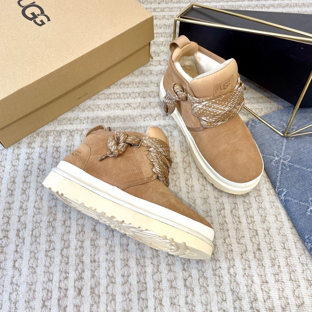 UGG ニューメル 美品 - ブーツ