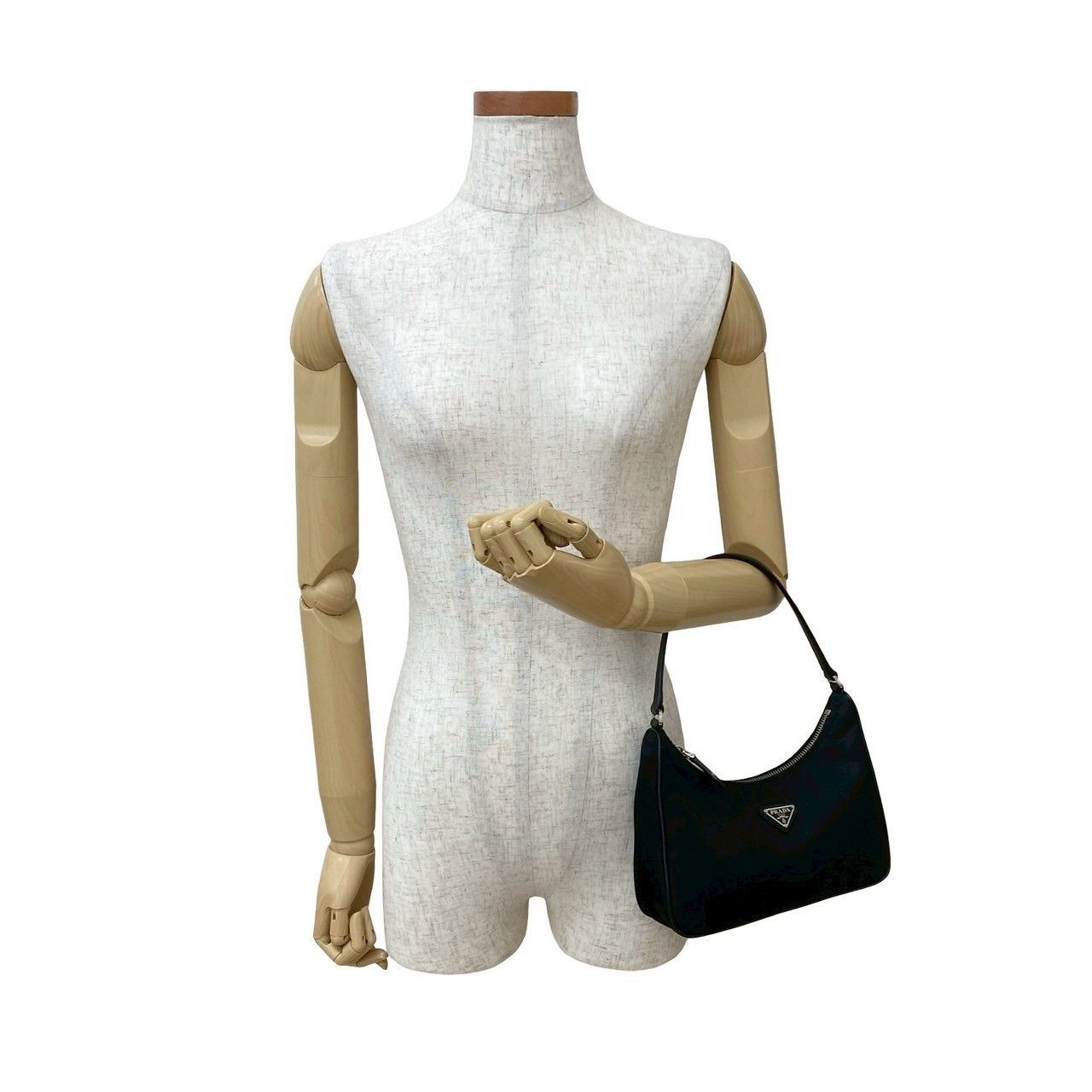 PRADA プラダ ショルダーバッグ メッセンジャ三角プレート　ナイロン　レザー 1000円〜 PRADA プラダ 三角ロゴプレート 33 ブラックカラー