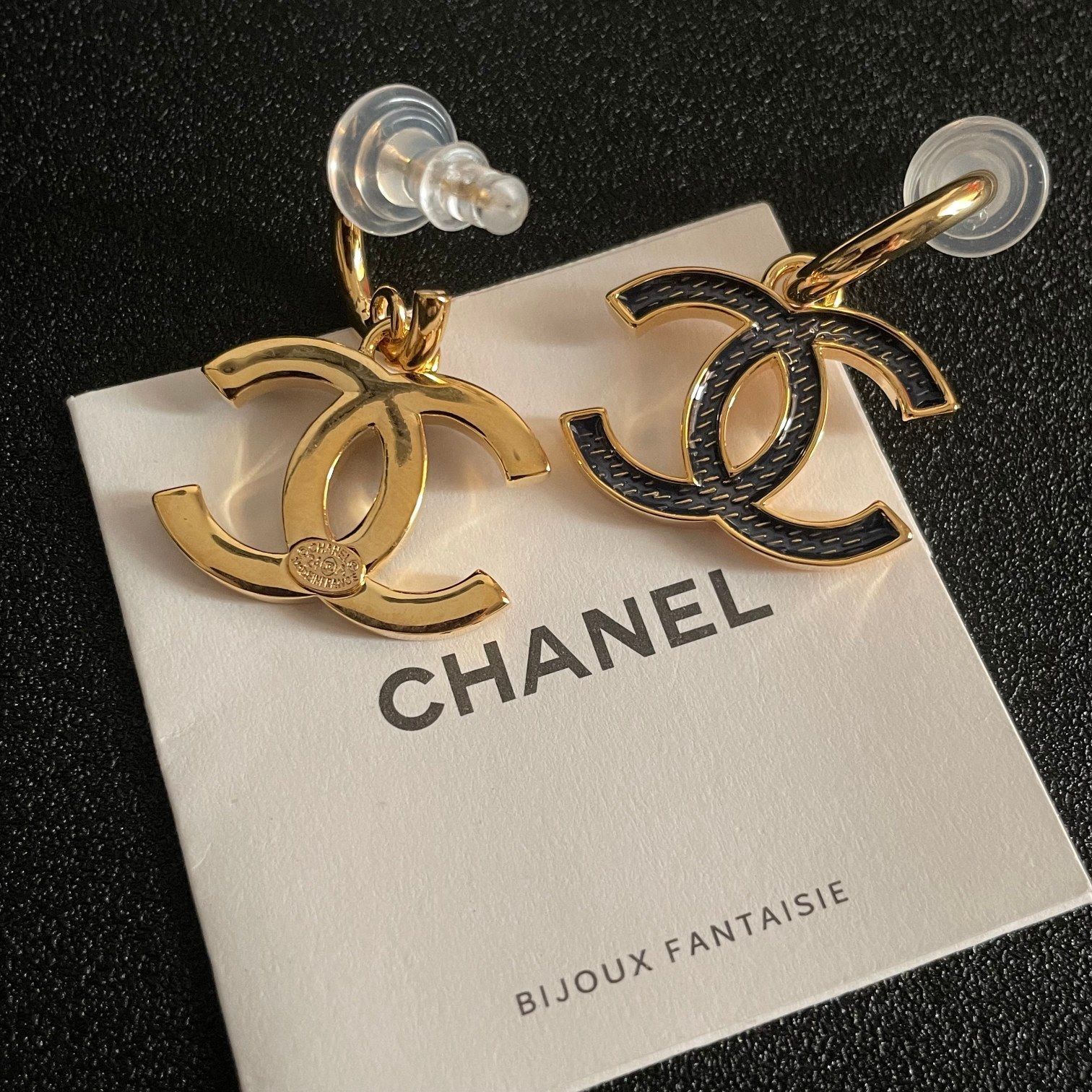 今日特価】Chanel ヴィンテージ アルファベットピアス 送料無料