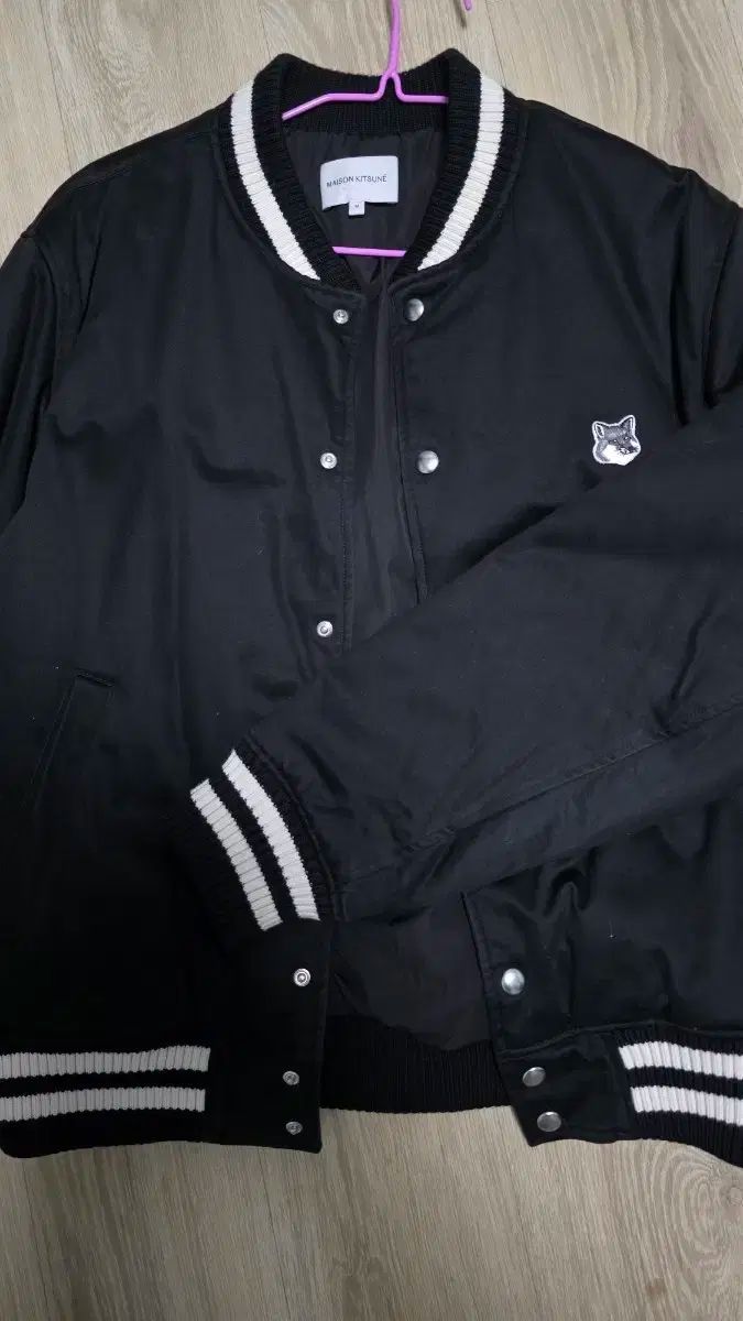 MAISON KITSUNÉ ブラック スタジャン M 21319121_51911062_600.jpg