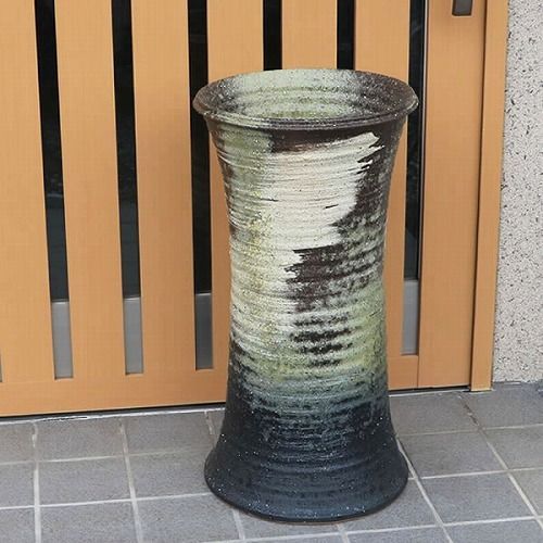 信楽焼 陶器 傘立て - 白窯変壷型傘立て まるいち本店 玄関の