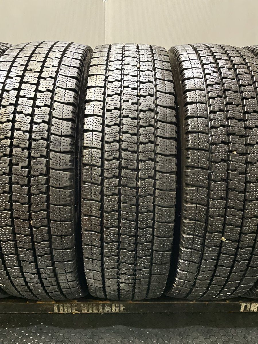 TOYO DELVEX M935 205/70R17.5 115/113N LT 17.5インチ ライトトラック