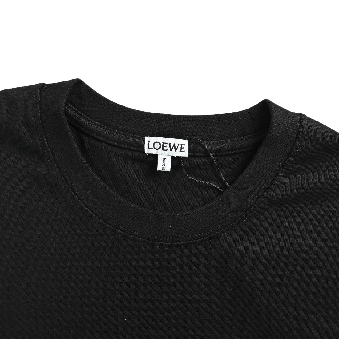 LOEWE 黒の刺繍ロゴTシャツ LOEWE 黒の刺繍ロゴTシャツ