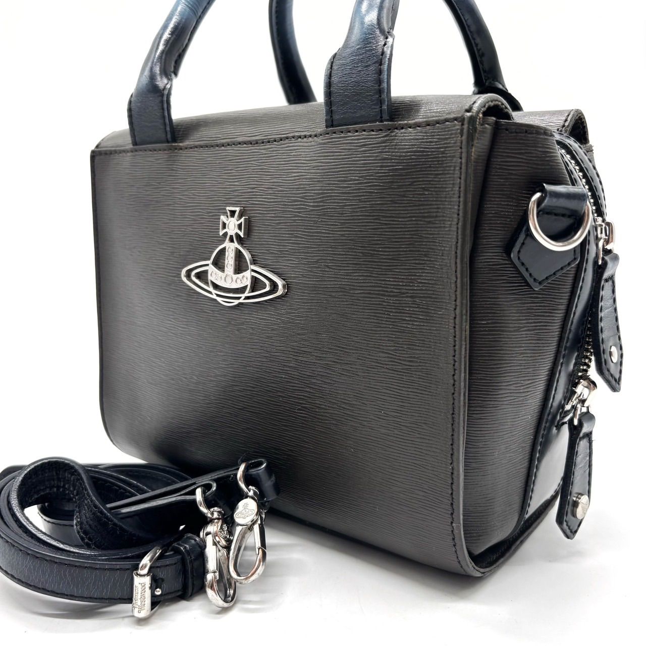 最終値下げ！VIVIENNE レザートートバック 中古・古着通販】Vivienne Westwood (ヴィヴィアンウエストウッド