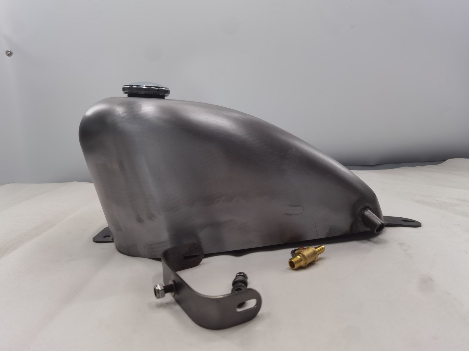 T-37 コック付き 7L スポスタタンク ヤマハ ドラッグスター400&ドラッグスタークラシック400 エアクリーナー対応 タンク製作工房