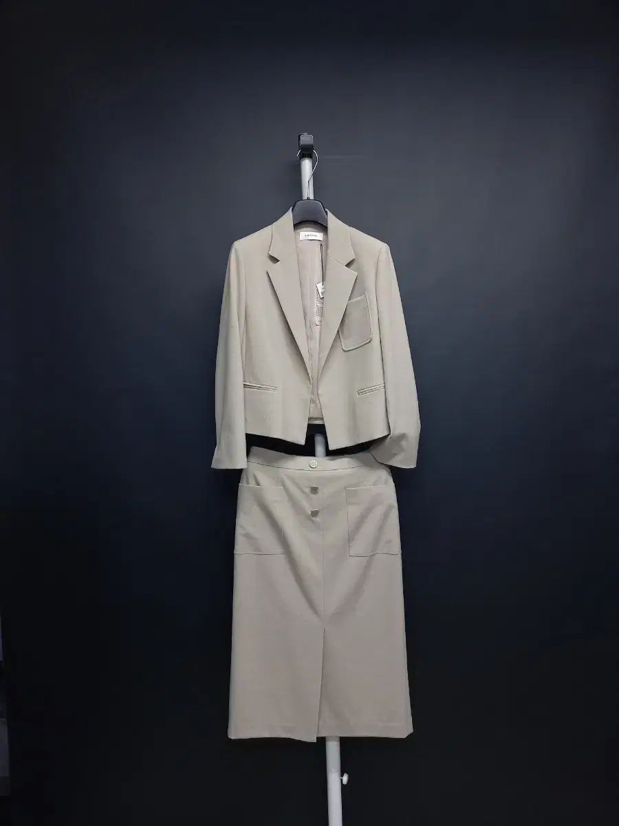 新 SHESMISS 春 夏 ジャケット スカート セットアップ 55