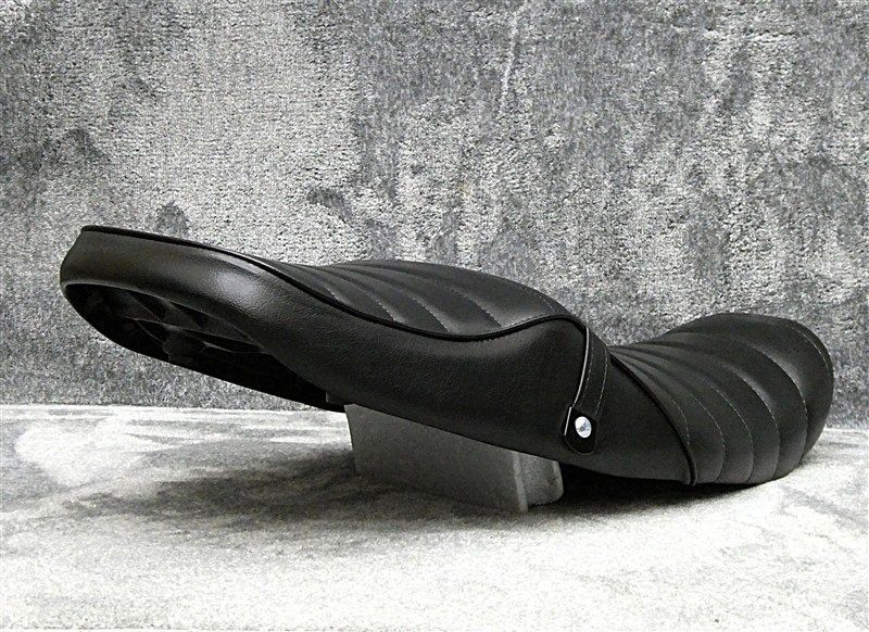 ゼファー400χリベット