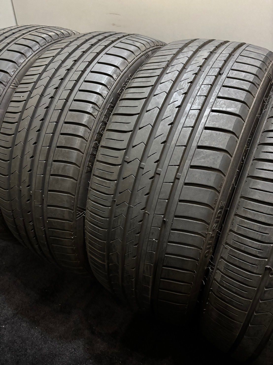 225 40ZR19 WINRUN R330 21年製 夏タイヤ サマータイヤ 4本 クラウン プリウス ウィッシュ 南5-K297