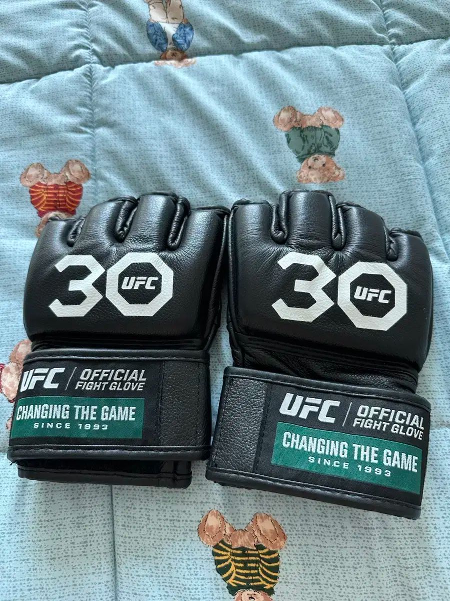 UFC 30 記念日 オフィシャル 戦い グローブ