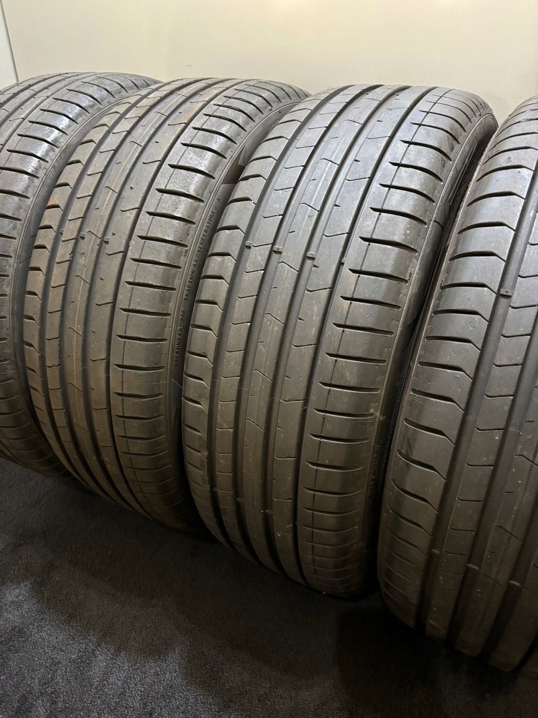225/45R19 PIRELLI/P ZERO PZ4 22年製 夏タイヤ サマータイヤ 4本 BMW承認タイヤ X1 X2 (南7-H159)