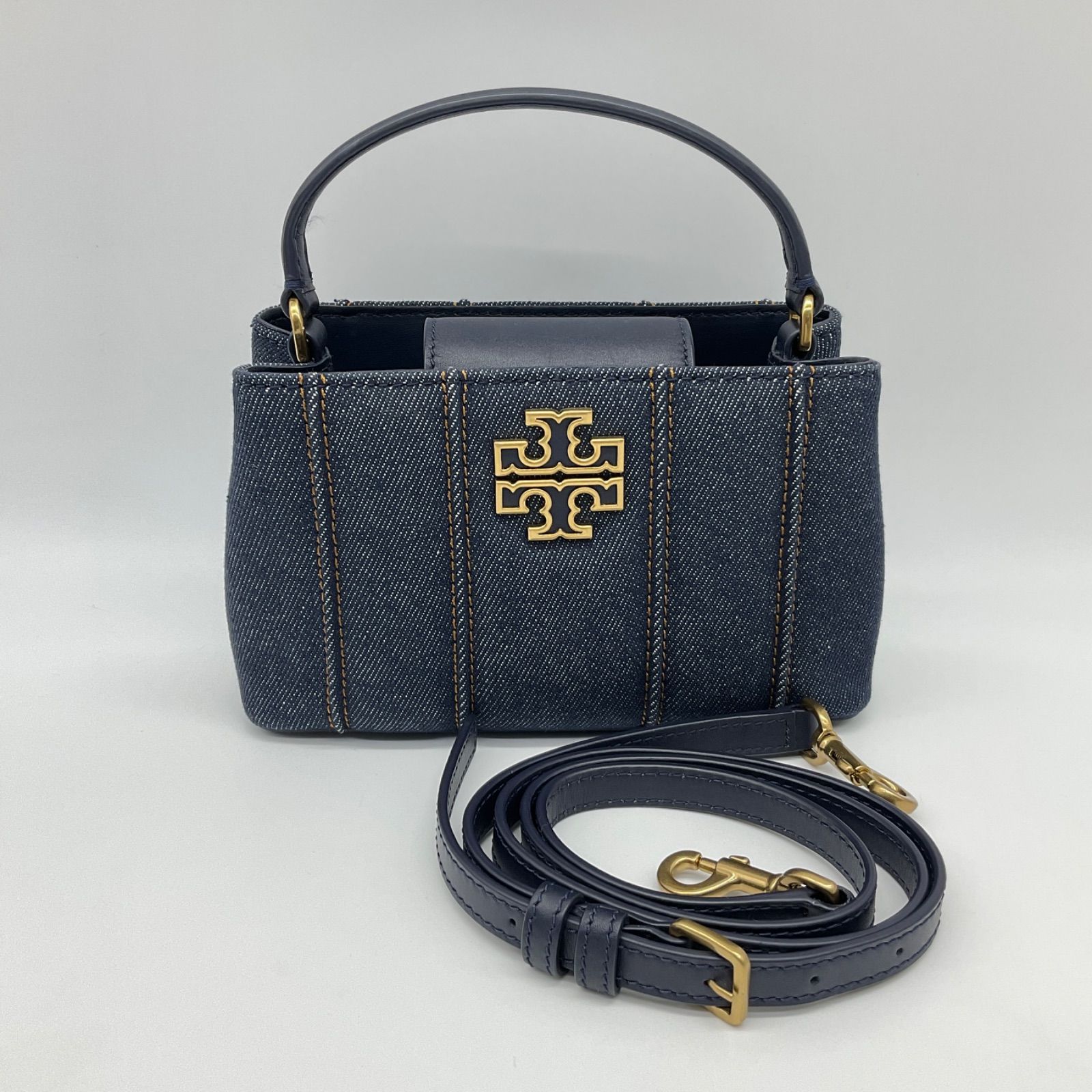 ○TORY BURCH トリーバーチ BRITTEN MICRO SATCHEL サッチェルバッグ デニム ハンドバッグ ショルダーバッグ 2way ミニバッグ  ネイビー ゴールド金具 ロゴ 【中古】Aランク 2_179 - メルカリ