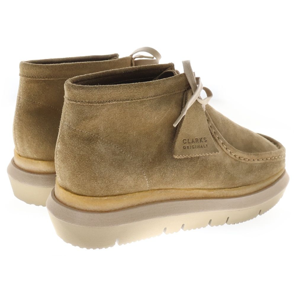 sacaiとClarks ORIGINALSによるハイブリッドワラビーブーツ