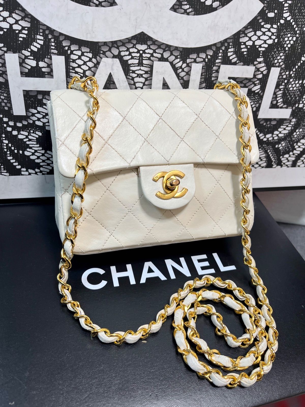 ◇◇ 極上美品 シャネル CHANEL ミニマトラッセ チェーンショルダー シングルフラップ ヴィンテージ ホワイト × ゴールド 818 ◇◇ -  メルカリ