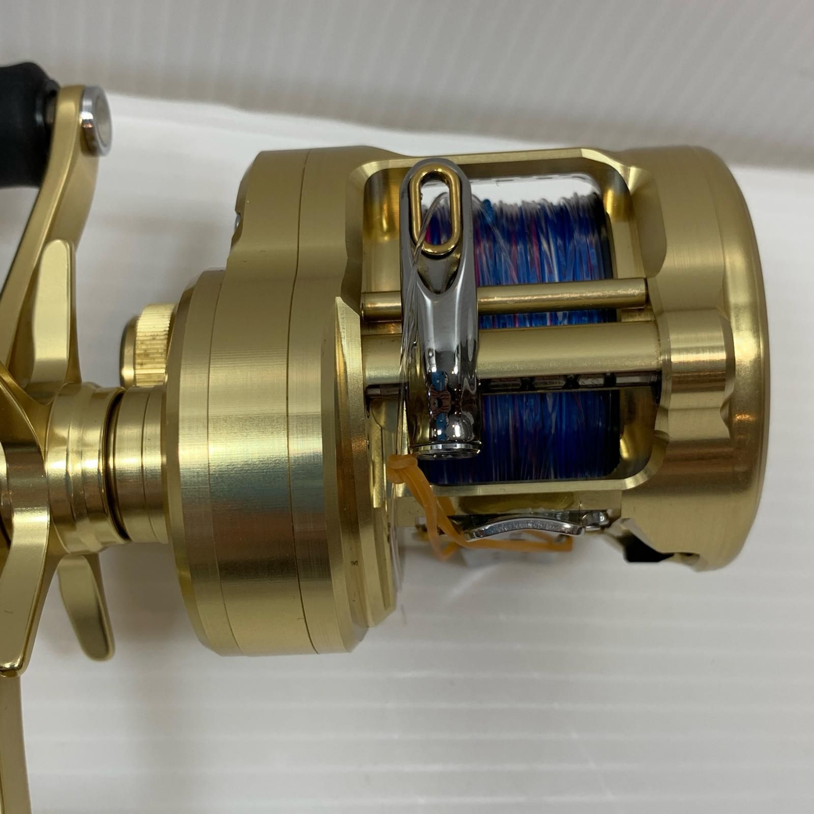 ττSHIMANO シマノ ベイトリール 23カルカッタコンクエストMD