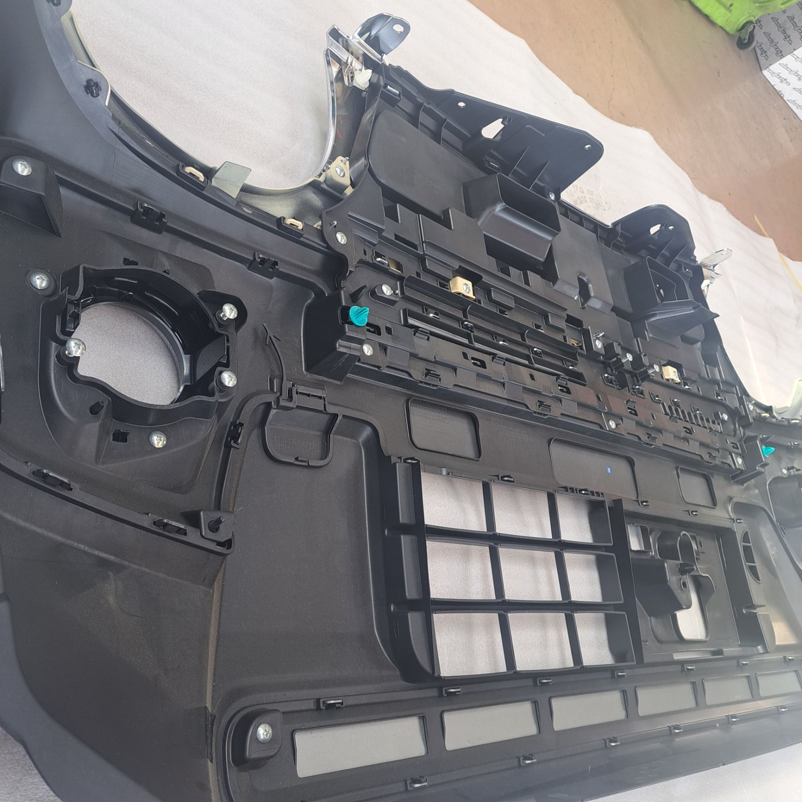 新車取外し品】ハスラー MR92S フロントバンパー - メルカリ