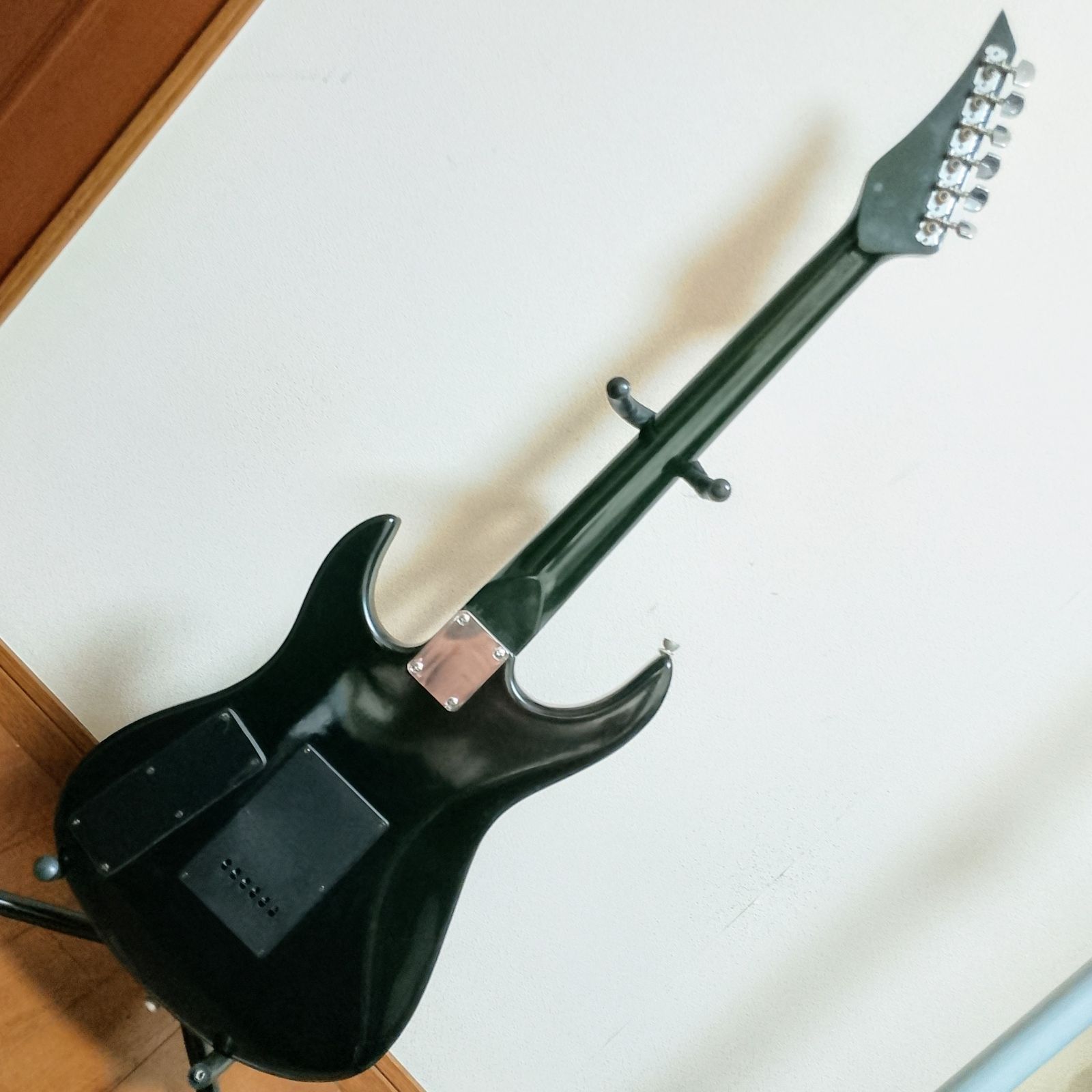 Birth　KY-01　エレキギター　トレモロユニット搭載　弦は新品に交換済み！ Birth KY-01 エレキギター トレモロユニット搭載 弦は新品に交換