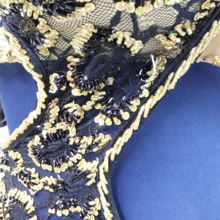 ベリーダンス オリエンタル 衣装 上下セット ゴールド系 ブラック系 黒 花柄 一体型 ラインストーン ビーズ 装飾 レース 舞台 発表会 イベント ゴージャス 装飾品 発表会用 おしゃれ ダンス衣装 イベント衣装 コスチューム 豪華 デザイン LLC-HASEGAWATOSO_COM