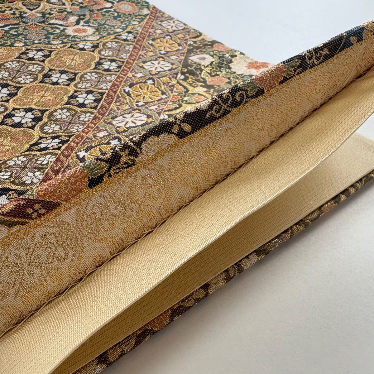 袋帯 美品 逸品 引箔本金紹巴 菱重ね鏡文 金糸 金色 お太鼓柄 正絹 袋帯 美品 逸品 華文 花唐草 金糸 箔 金色 お太鼓柄 正絹 【中古