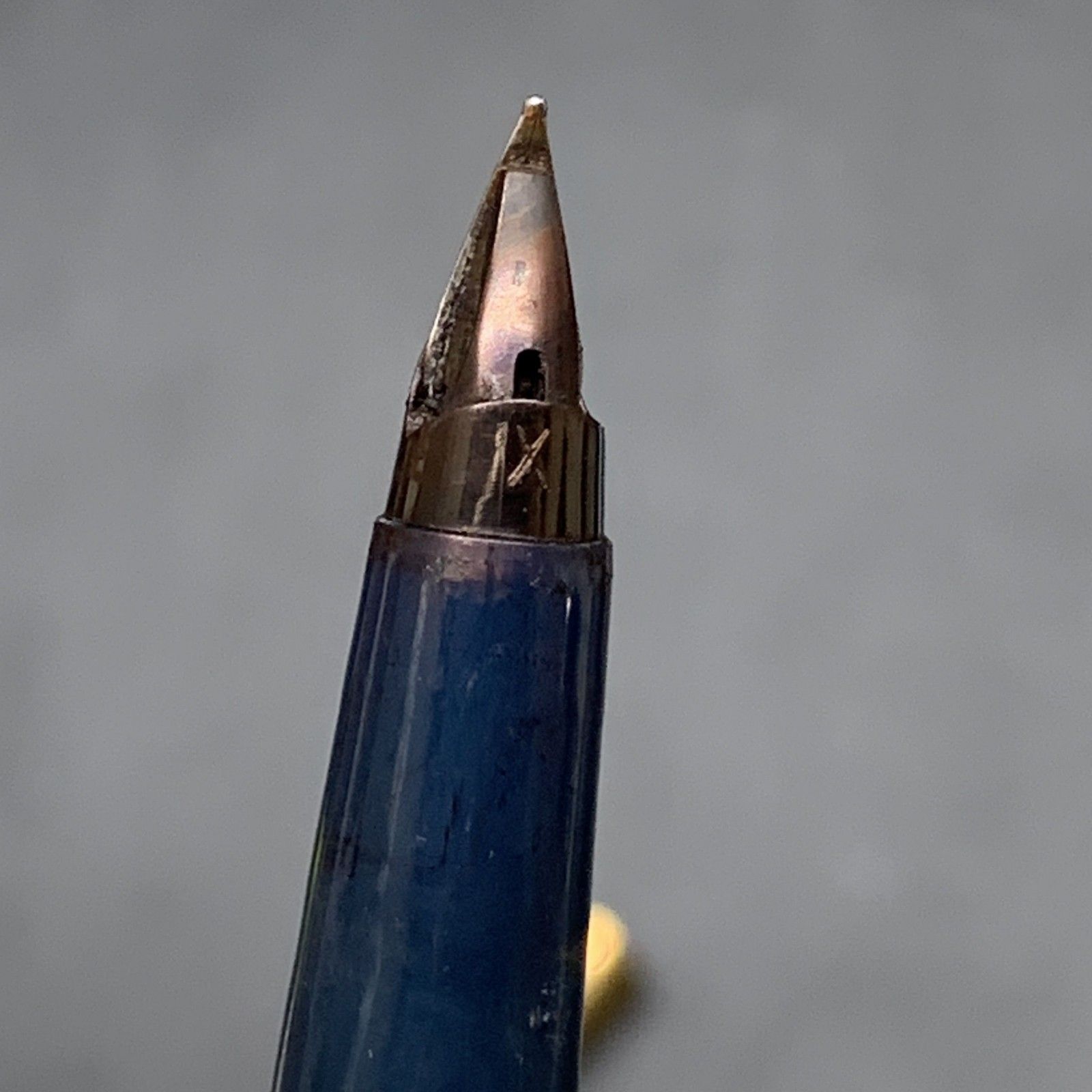 ネイビ―×ゴールド