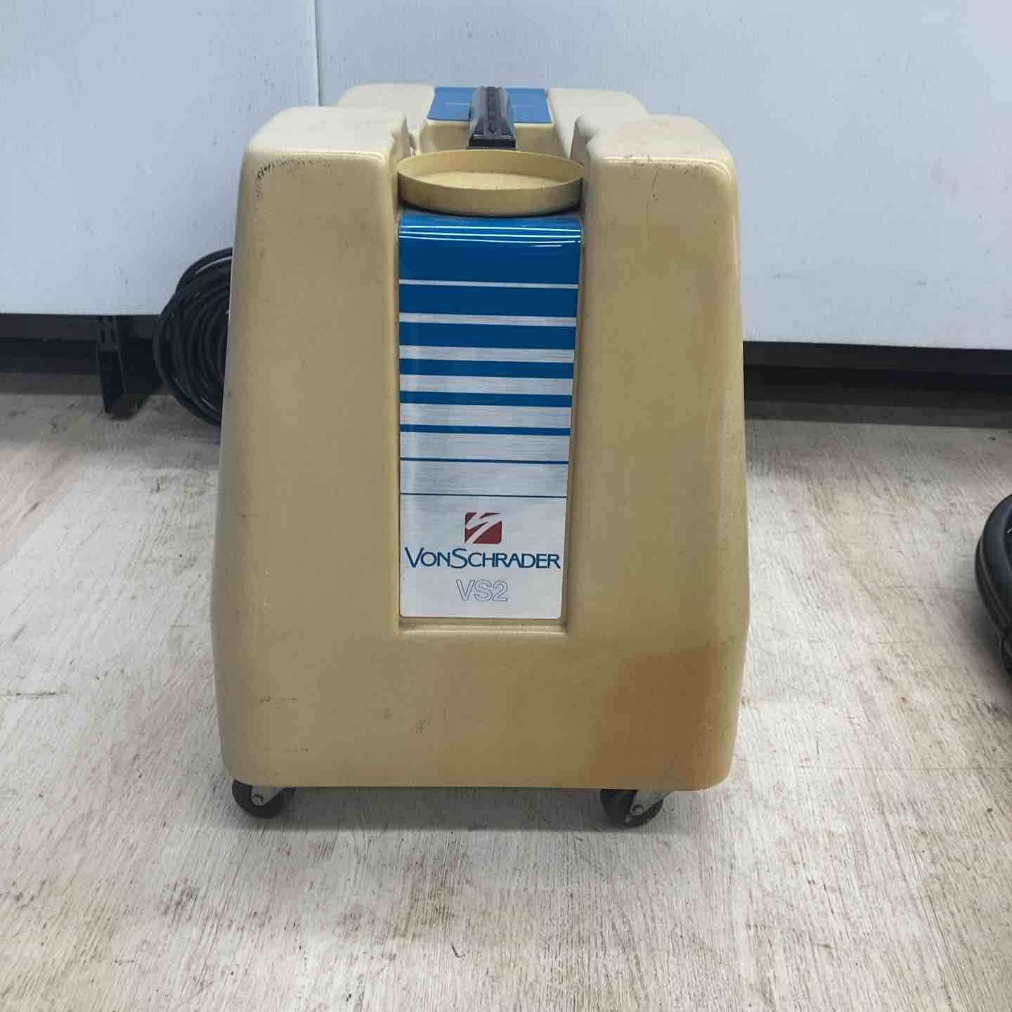 カーペットクリーナー