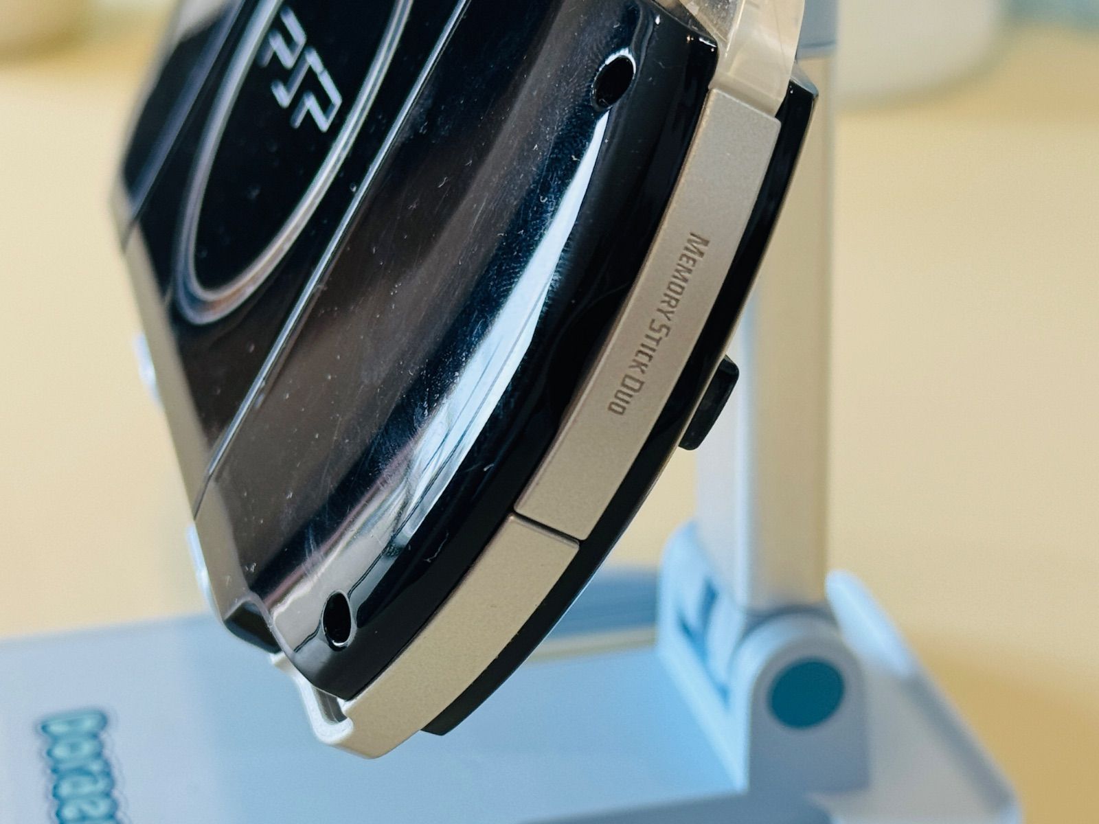 本体＋8GBメモリースティック