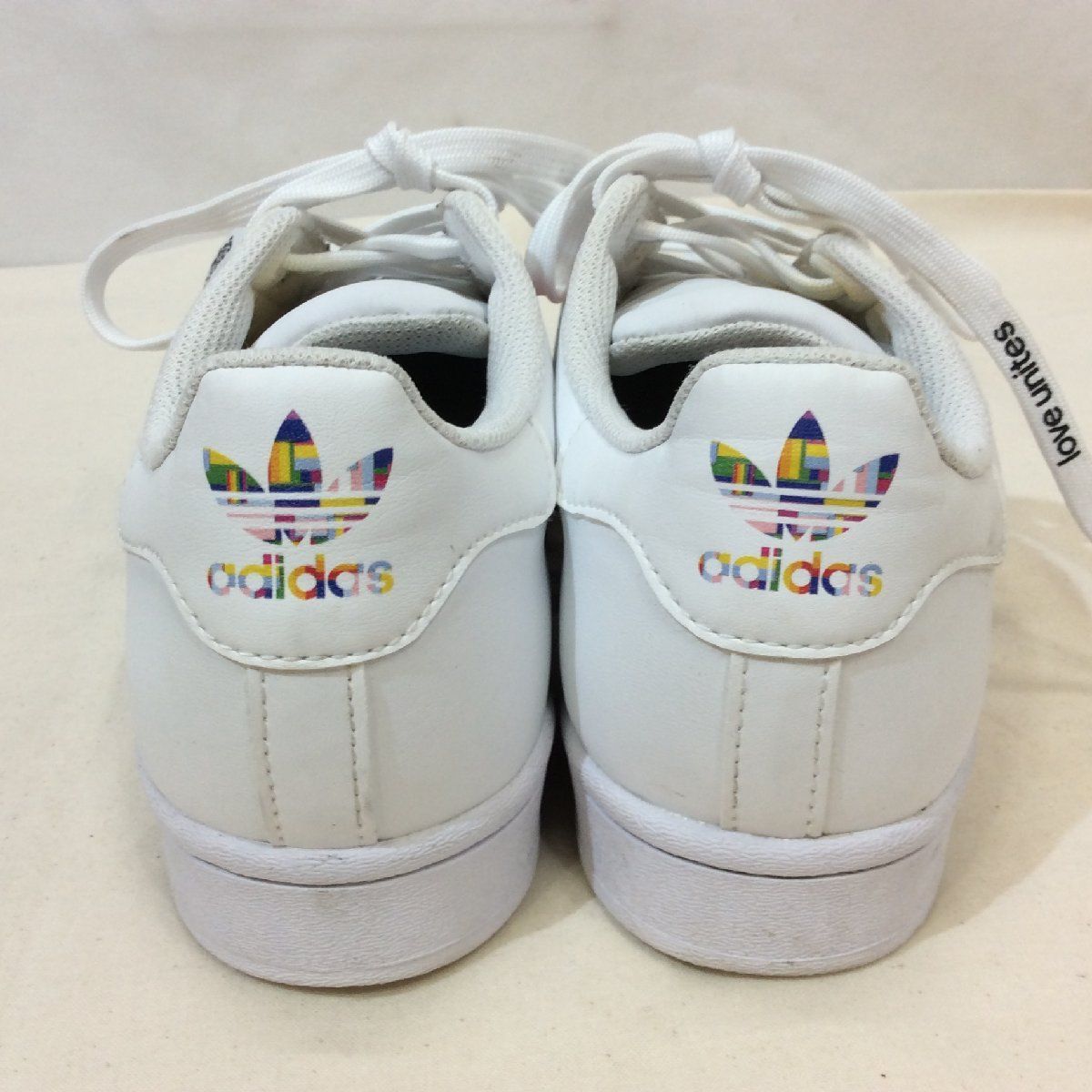 Adidas hotsell superstar pride