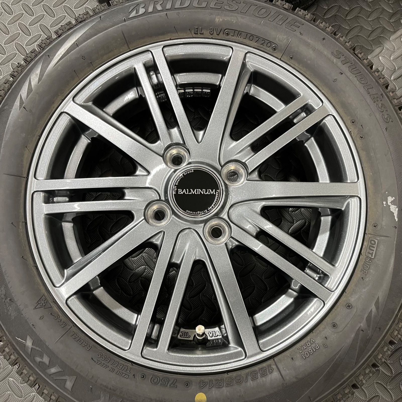 激安で季節を先取り。 20年製 155 65R14 ブリヂストン ブリザックVRX バルミナ タント スペーシア スタッドレスタイヤ 1066Y 発見のある